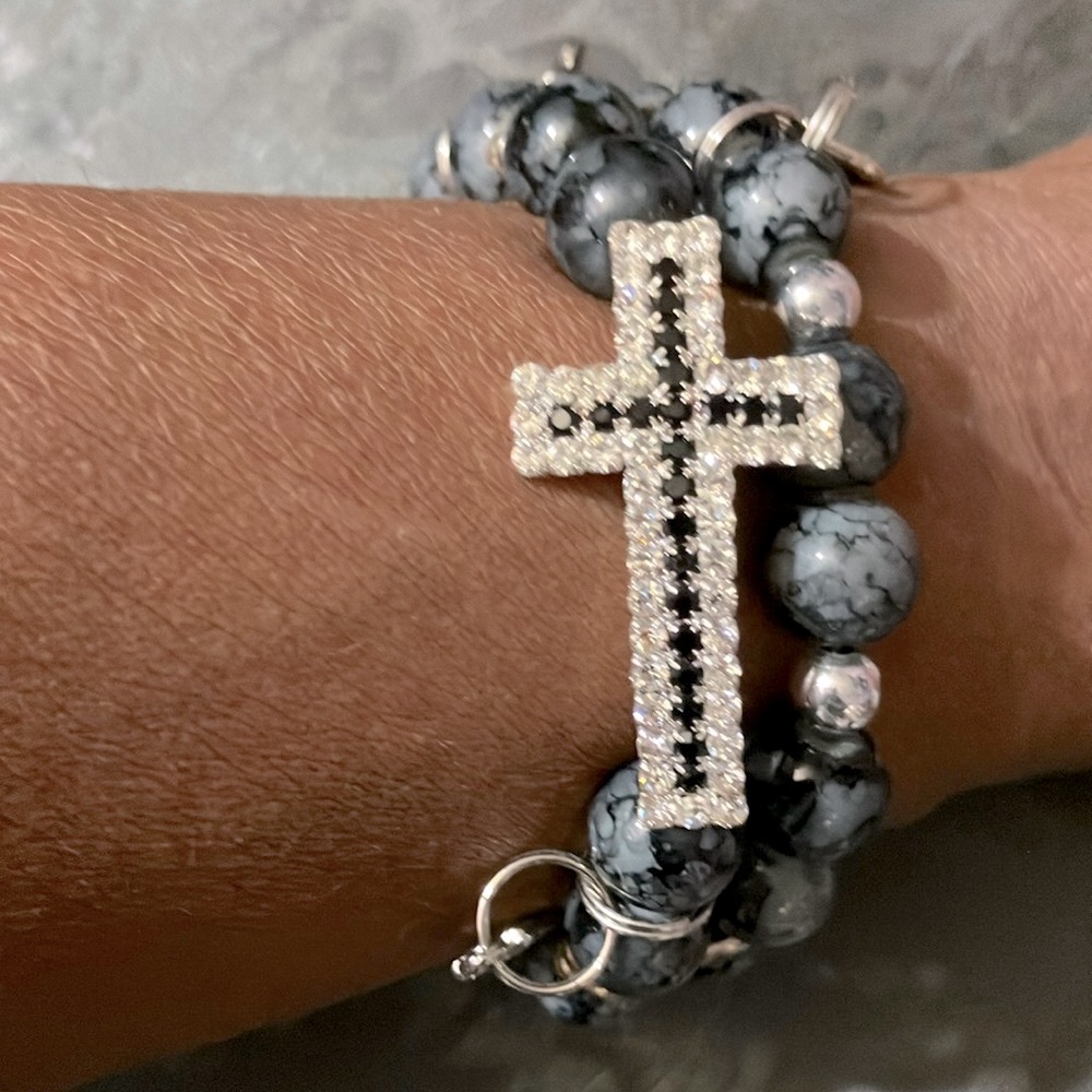 Chunky cross beaded bracelet